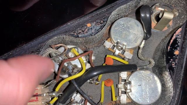 Can a total amateur figure out how to change guitar pickups? Let's find out. 490 to Classic 57 plus смотреть онлайн