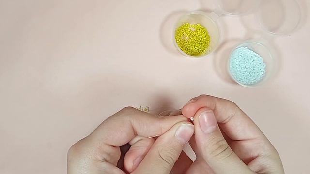 Ромашка кольцо из бисера легко Как сделать кольцо Dainty beaded ring How to make rings DIY-Ring DIY смотреть онлайн