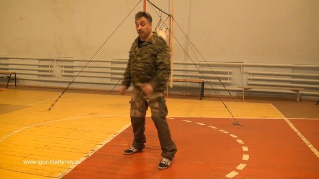 Боевая система "Трилистник". Упражнение для передвижений ног. смотреть онлайн