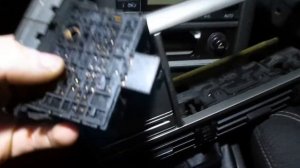 Замена лампочек блока кнопок 2WD AUTO LOCK Nissan X-Trail  Т-30