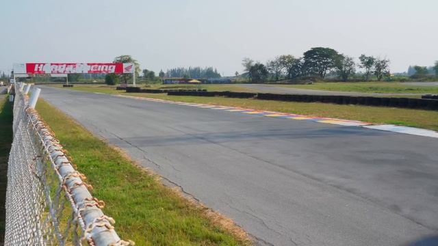 “เน้นเนียน ไม่เน้นแรง” : ลองขับ Toyota GR86 ของ ฮาร์ท @Carnest смотреть онлайн