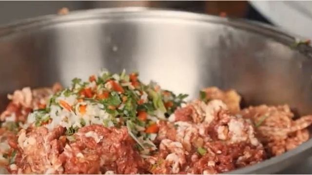 ЛЮЛЯ- КЕБАБ. Готовим сами. Очень просто и вкусно. Приправа зира соль и перец . смотреть онлайн