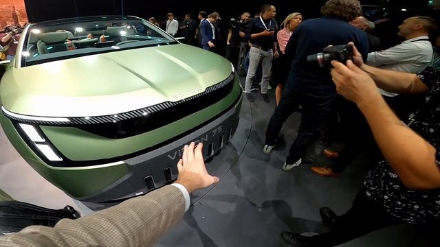SKODA VISION 7S | Poznajcie nowy wizerunek czeskiej marki смотреть онлайн