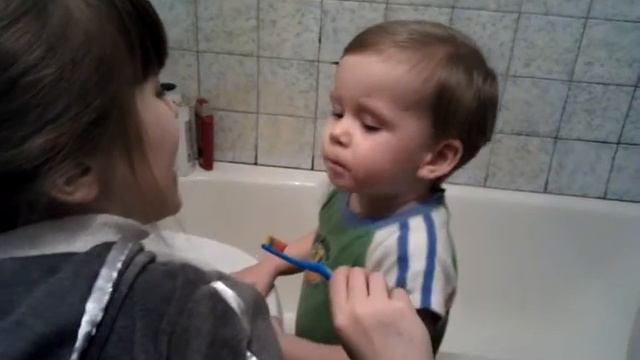 Учимся чистить зубы смотреть онлайн