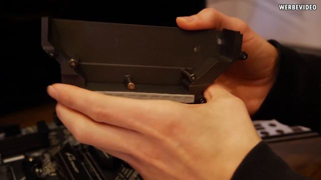 New MSI X570 Mainboard - They recommended not to remove the Heatsink - so we did it :D смотреть онлайн