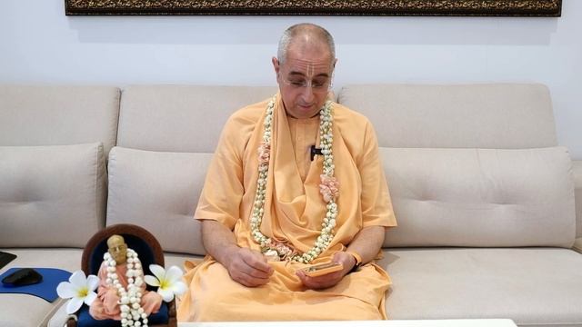 June 12, 2022 - Mayapur - Brhad Bhagavatamrita 3.5.62-67 - English/Russian смотреть онлайн