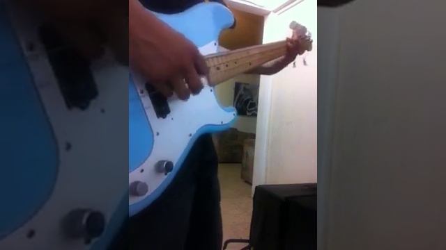 Fender precisión bass MIJ 1984 Sonic blue смотреть онлайн