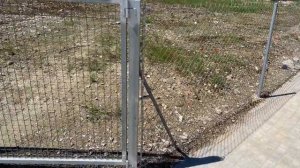 Примеры установки заборов из оцинкованной сетки - рабица в Минске.