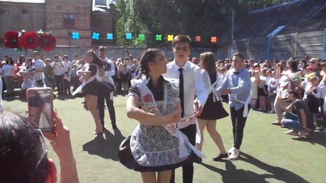 Вальс випускників 2019 року смотреть онлайн