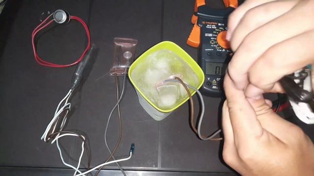 Función del BIMETAL en una REFRIGERADORA y como probarlo ✅ Conversión de FAHRENHEIT a grados CELSIU смотреть онлайн