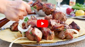 Шашлык из свиной шеи, замаринованный особым способом.