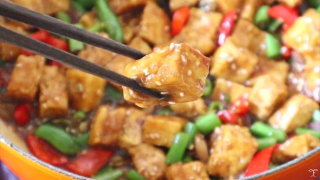 3 SAUCY TOFU RECIPES | Easy Vegan Orange, Ginger Sesame, Sweet & Spicy Tofu + HOW TO COOK TOFU смотреть онлайн