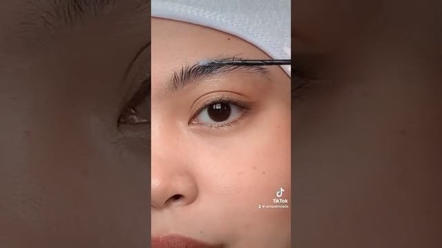 HOW TO LAMINATE EYEBROWS | DIY TUTORIAL ft. ibcccndc Brow Lamination Kit смотреть онлайн