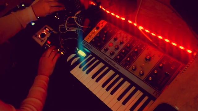 SPIRAL -- Moog Synth Jam - Mother32/DFAM/Grandmother Volca Beats - Arturia Drumbrute - (Dawlesss). смотреть онлайн