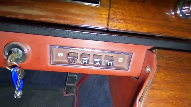 Мощное купе Л.И. Брежнева. Обзор уникального советского автомобиля ЗИЛ 117В смотреть онлайн