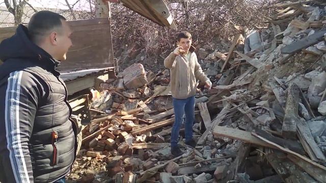 Грузим камень с разборки Казарм смотреть онлайн