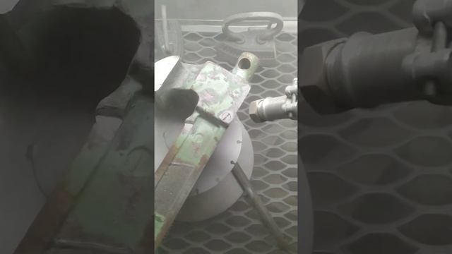 самодельный пескоструй.очистка тисков. смотреть онлайн