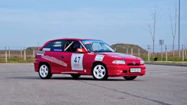 Opel Astra GSI смотреть онлайн