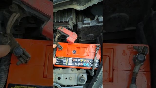 Замена штатного аккумулятора на Хонда Фит(Honda Fit)