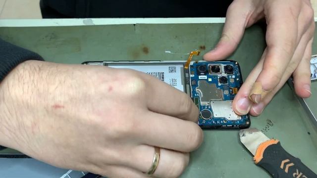 Не падал! Чёрный экран на Samsung - решение проблемы смотреть онлайн