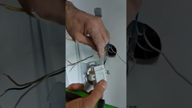 Проходной двухклавишный выключатель подключение смотреть онлайн