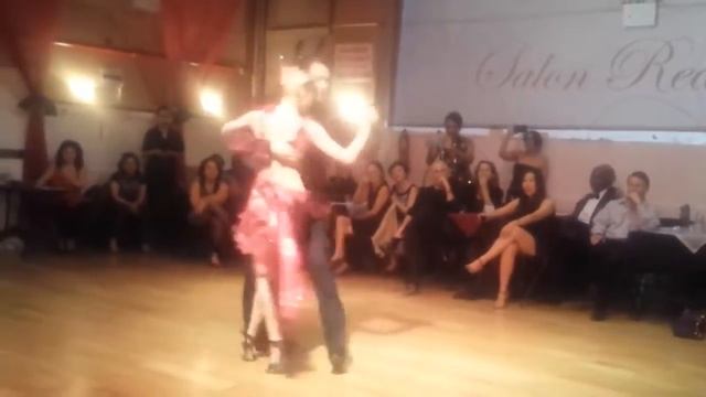 Аргентинское танго под "Очи черные" от Eleanora Kalganova и Michael Nadtochi смотреть онлайн