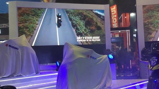 2023 Suzuki V-Strom 1050 DE смотреть онлайн