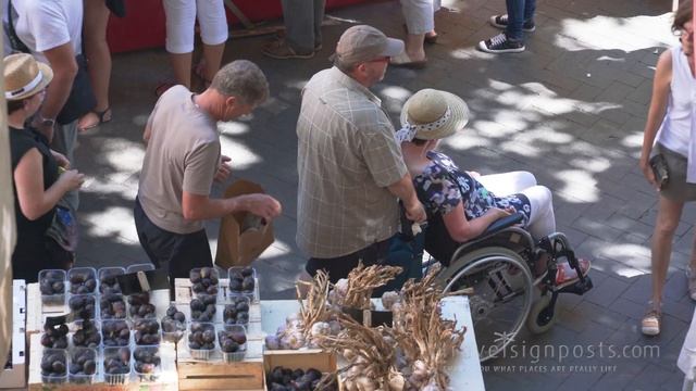 Market Day in Isle-sur-la-Sorgue смотреть онлайн