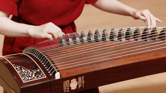 瑶族舞曲 (Dance Of The Yao People) Guzheng Performance By Rebecca Tan | 瑶族舞曲, 陈婷嫣演奏 смотреть онлайн