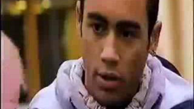 Неудачный трюк уличного фокусника смотреть онлайн