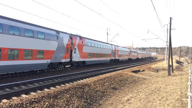 Электровоз ЭП20-074 с двухэтажным поездом! смотреть онлайн