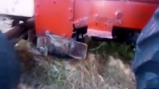 Трактор местного "Кулибина" собранный из металлолома смотреть онлайн