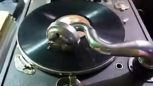 Kiss Me Goodnight - The Cavaliers (Ben Selvin) смотреть онлайн