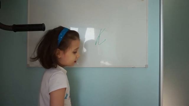 Школьные лайфхаки + эксперимент! Что делать если вы написали перманентным маркером на белой доcке? смотреть онлайн