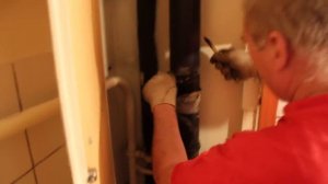 Засор стояка канализации на первом этаже. Затопило канализацией. Как устранить и прочистить засор