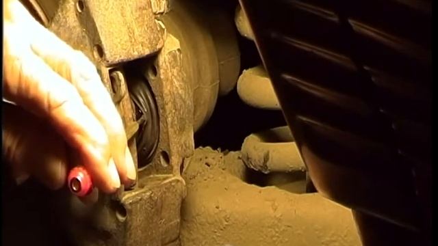 Самоделкин со стажем. Mercedes W 126-500 SEL. Смазывание поршней суппорта.