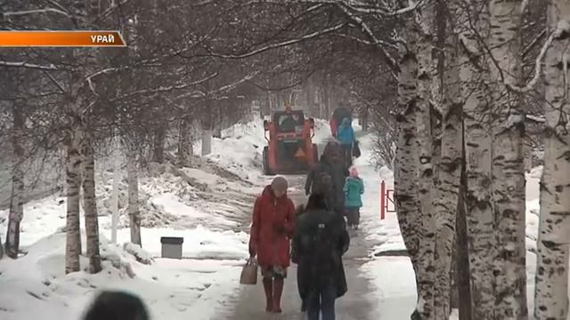 В Урае обильный снегопад смотреть онлайн