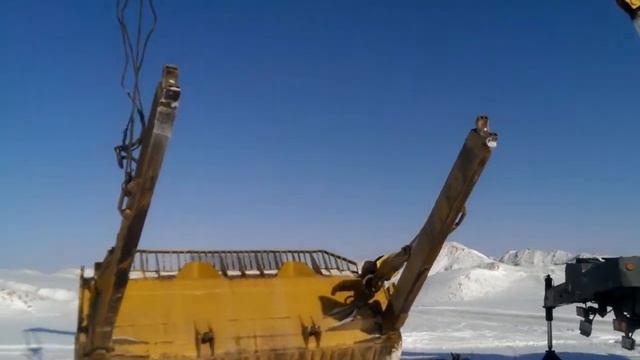 Разборка отвала CAT D9R смотреть онлайн