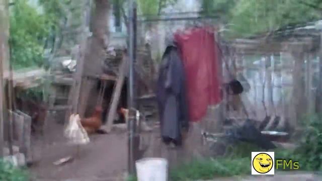 Украинец устроил МАЙДАН у себя в огороде. смотреть онлайн