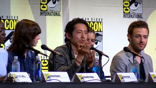 Гленн (Стивен) Говорит О Жертве Нигана На Comic Con 2016 / TheTalkingBro смотреть онлайн