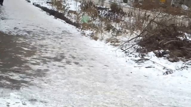 Машины теплосети готовы под погрузку вещей Дома творчества г.Мариуполь смотреть онлайн
