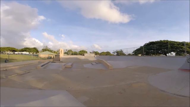 Riding in Hawaii . (BMX) EP:5 Manana skatepark w/ @Tom Dugan смотреть онлайн