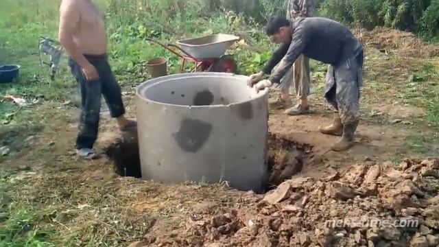 Бригада копает колодец смотреть онлайн