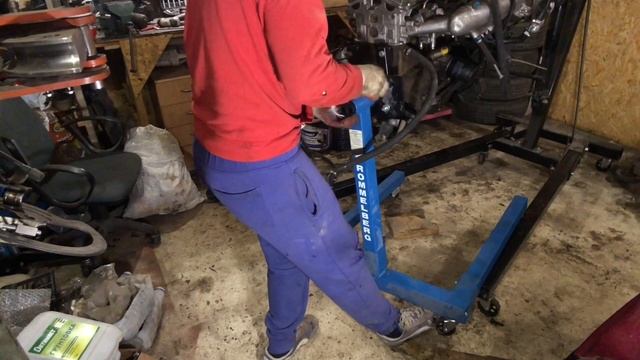 Застучал мотор. Разбираю RB25DET.