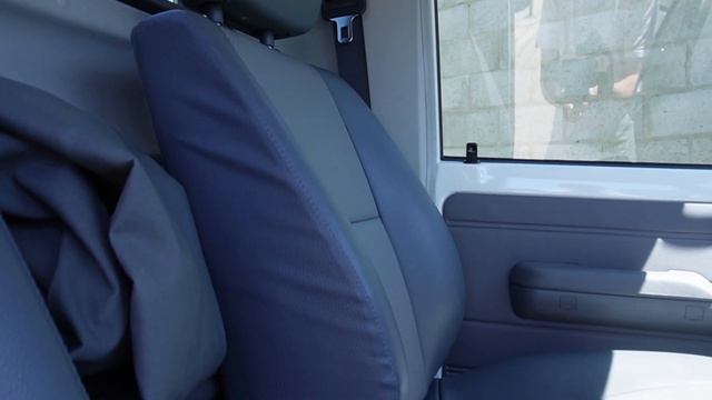 TOYOTA LAND CRUISER 79 4.2D P/U S/C смотреть онлайн