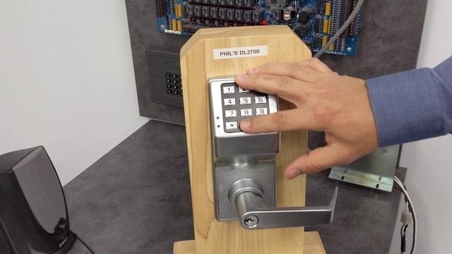 Defaulting a Trilogy Lock: Alternative method for DL2700 / DL2800 смотреть онлайн