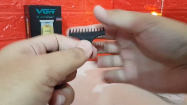 مراجعة وفتح صندوق ماكينة حلاقة VGR V-290
