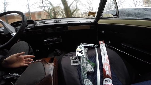 Замена стеклоочистителей / дворников - моторчика и трапеции - ВАЗ 2101 смотреть онлайн