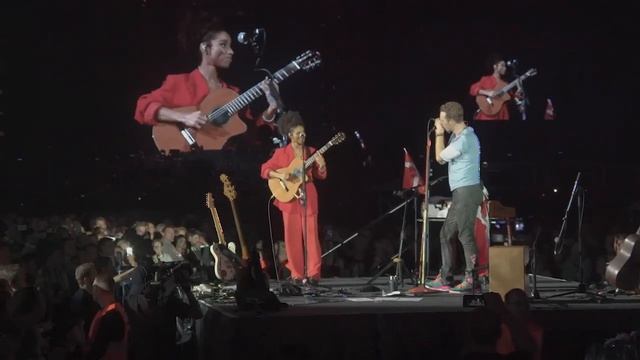 Sometimes It Snows In April (Live in Copenhagen, w/ Lianne La Havas) смотреть онлайн