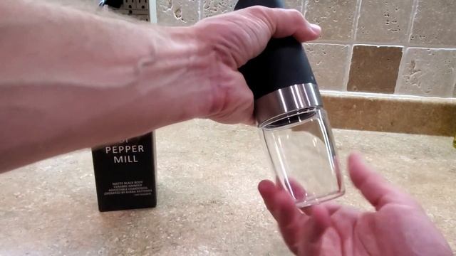 Electric Gravity Pepper Grinder смотреть онлайн
